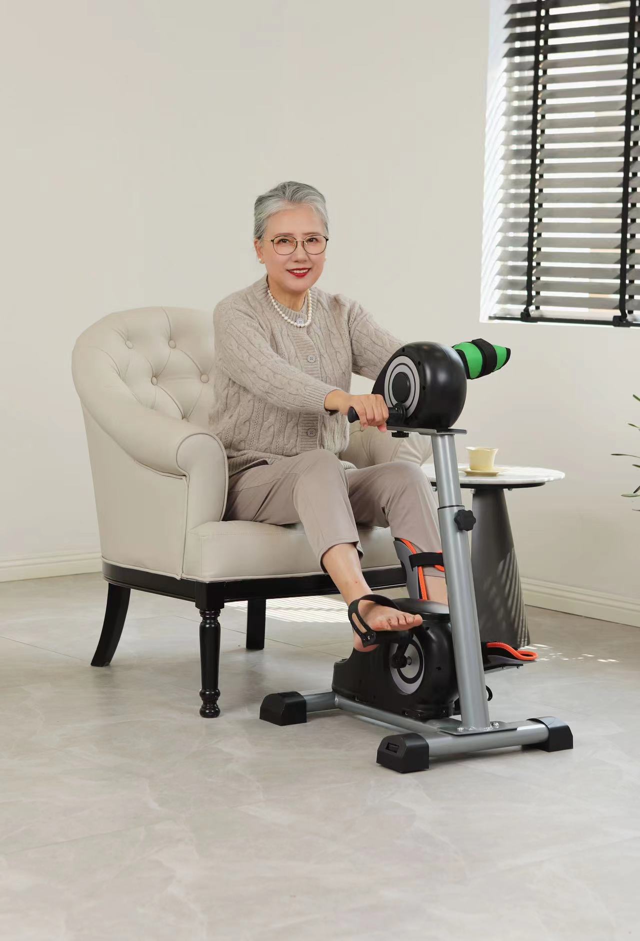 電動上下肢訓練器