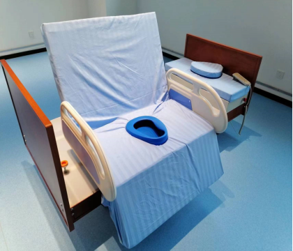 電動偏轉(zhuǎn)護理床