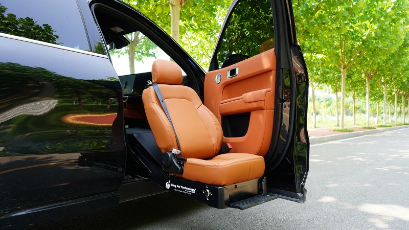 Lifting and rotating welfare seat-