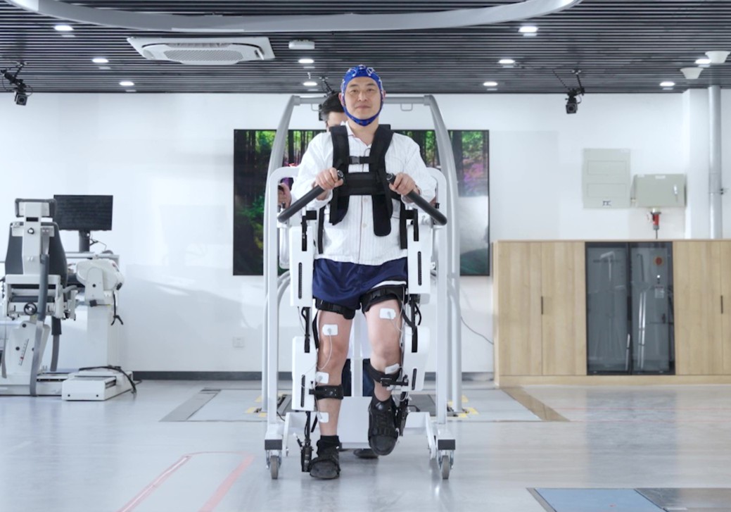 “神工”人工神經(jīng)康復(fù)機(jī)器人